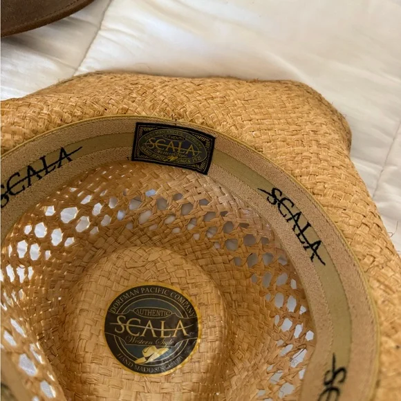 Hats Hats Hats- All 5 for one price. - Picture 17 of 17